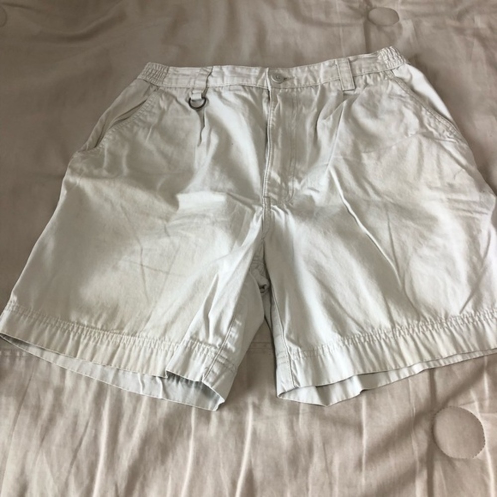 Men’s size 34 khaki Shorts Weekender